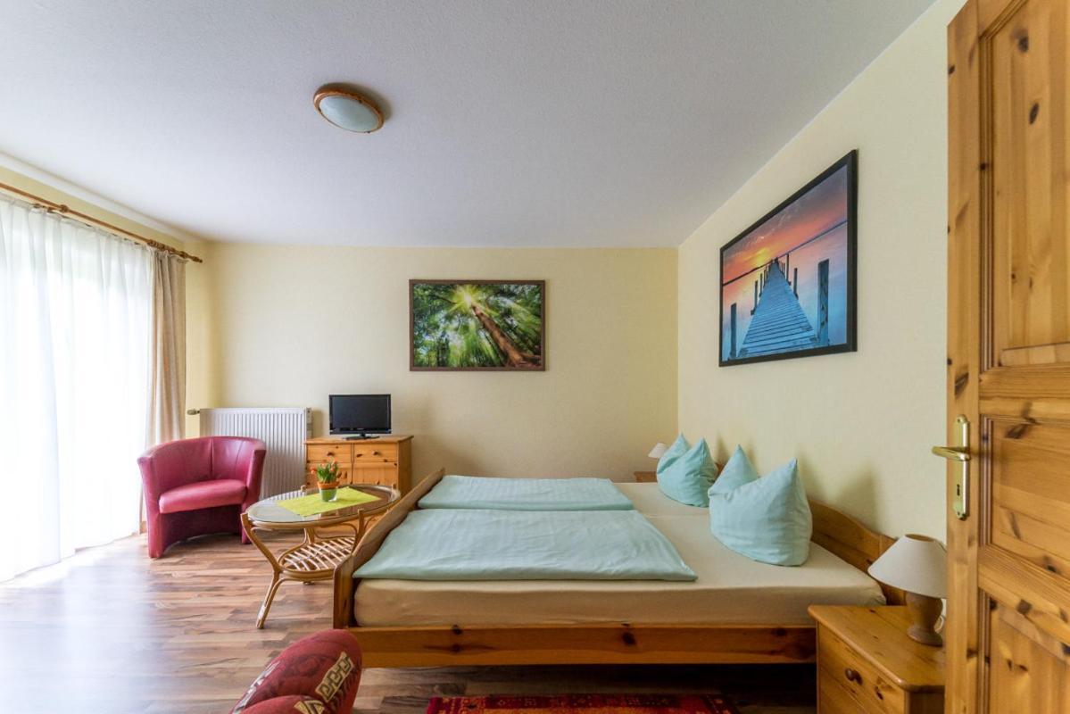 Tarnewitz Hotel-Pension Lindenhof מראה חיצוני תמונה