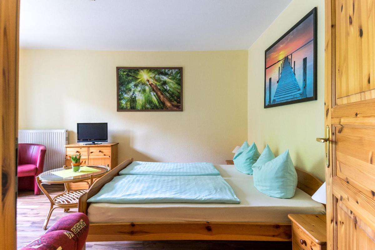 Tarnewitz Hotel-Pension Lindenhof מראה חיצוני תמונה