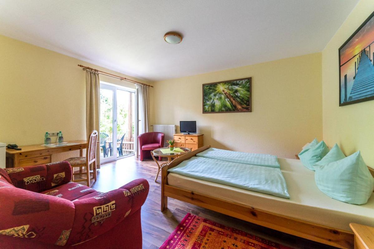 Tarnewitz Hotel-Pension Lindenhof מראה חיצוני תמונה